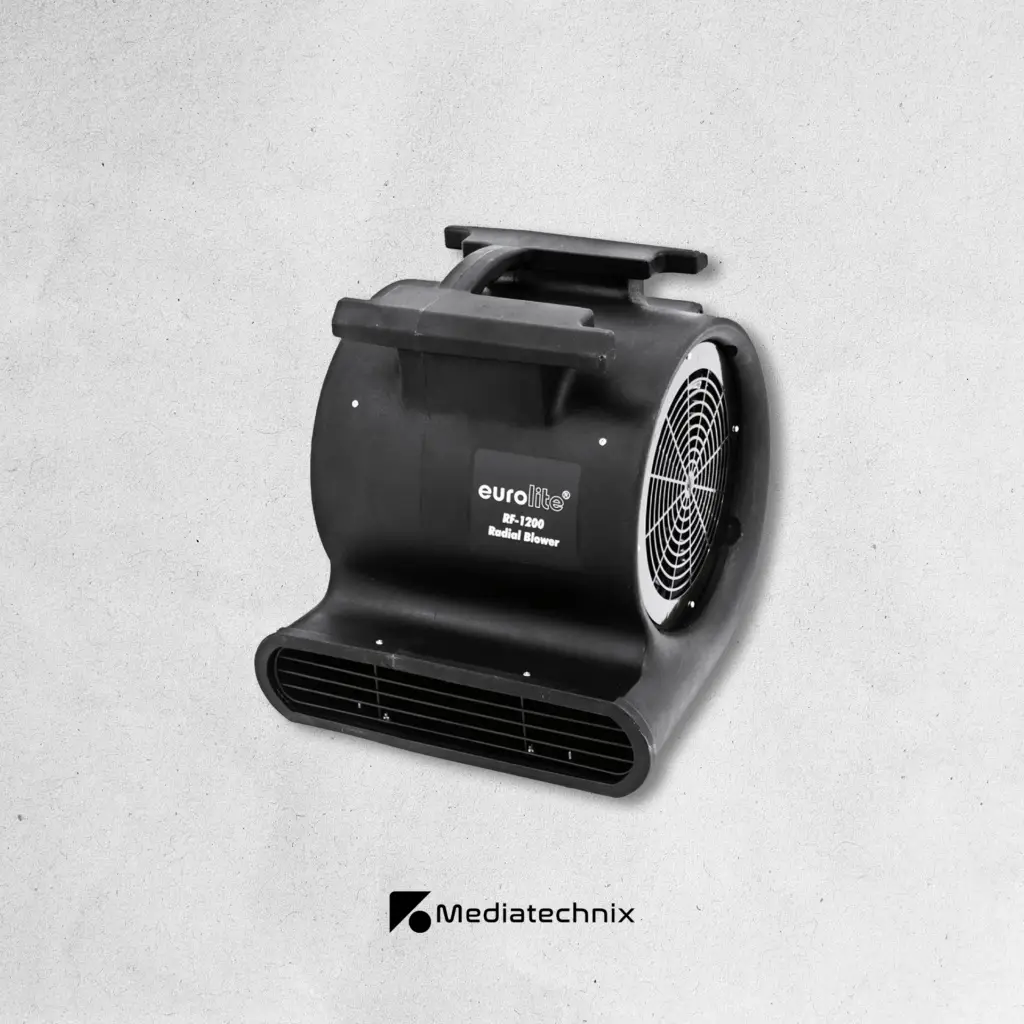 EUROLITE RF-1200 Windmaschine mieten – Leistungsstarke Windmaschine für Film-, Event- & Musikvideoproduktionen in Frankfurt | Mediatechnix Rental Die EUROLITE RF-1200 Windmaschine ist eine hochleistungsfähige Windmaschine, ideal für Filmsets, Bühneneffekte & Musikvideos. Mit einstellbarer Luftstromstärke, DMX-Steuerung & robustem Gehäuse sorgt sie für realistische Wind- und Sturmeffekte in Indoor- & Outdoor-Produktionen. Perfekt für Dramatische Filmszenen, Fashion-Shoots & Konzertbühnen. Jetzt in Frankfurt mieten! 🌬️🎬🚀