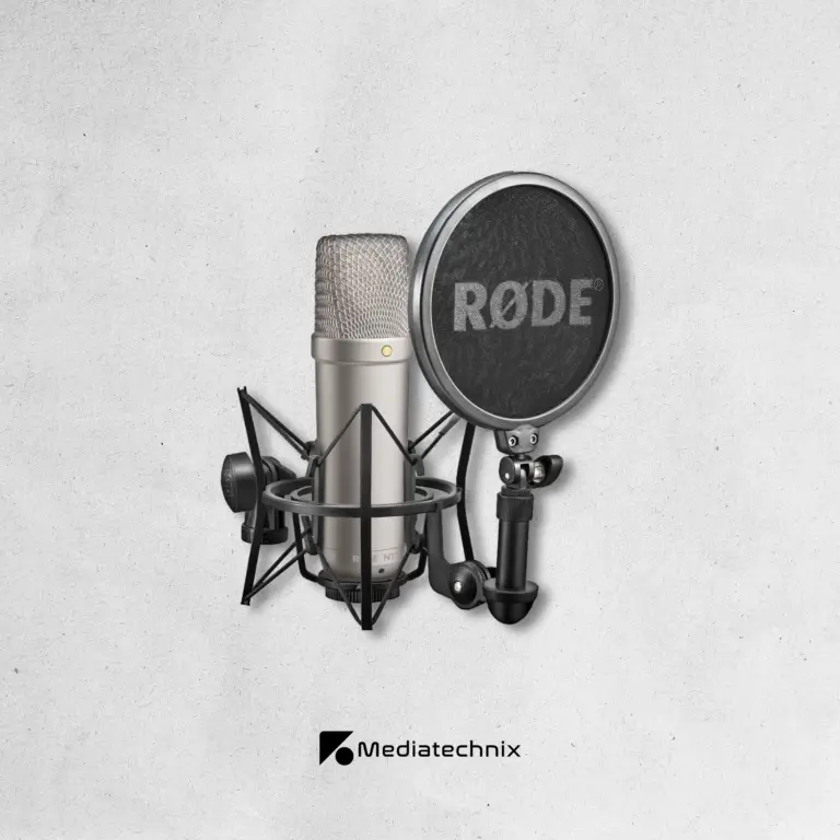 RØDE NT1-A mieten – Hochwertiges Studio-Kondensatormikrofon für Sprach- & Musikaufnahmen in Frankfurt | Mediatechnix Rental Das RØDE NT1-A ist ein professionelles Großmembran-Kondensatormikrofon, ideal für Voice-Overs, Podcasts & Musikaufnahmen. Mit extrem niedrigem Eigenrauschen (5 dBA), präziser Klangwiedergabe & warmer, klarer Stimmabbildung liefert es erstklassige Studioqualität für Gesang & Sprache. Perfekt für Broadcast, Synchronaufnahmen & professionelle Tonstudios. Jetzt in Frankfurt mieten! 🎤🎚️🚀