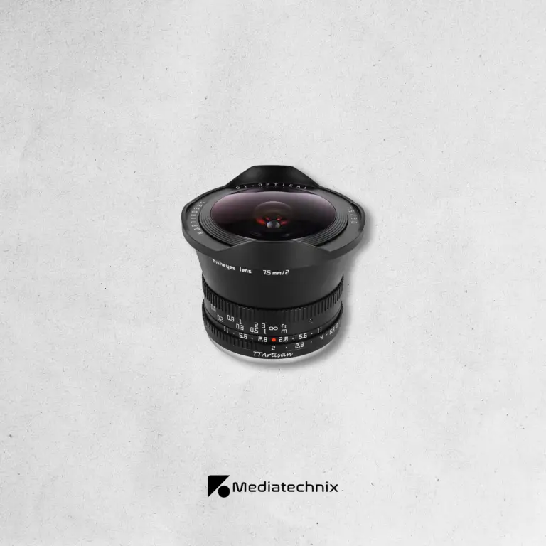 TTArtisan 7.5mm f/2.0 APS-C Fisheye mieten – Kreatives Ultraweitwinkel-Objektiv für MFT-Kameras in Frankfurt | Mediatechnix Rental Das TTArtisan 7.5mm f/2.0 APS-C Fisheye ist ein kompaktes, lichtstarkes Weitwinkelobjektiv, ideal für kreative Perspektiven, Action-Videos und Architekturaufnahmen. Mit seinem 180° Bildwinkel, f/2.0-Blende für Low-Light-Szenen und verzerrtem Fisheye-Look eignet es sich perfekt für dynamische Videoeffekte, Extremsport & Musikvideos. Jetzt in Frankfurt mieten! 🎥📸🚀